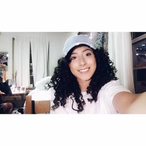 Meet your Posher, Olivia